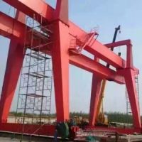 青島雙梁門(mén)式起重機(jī)施工案例